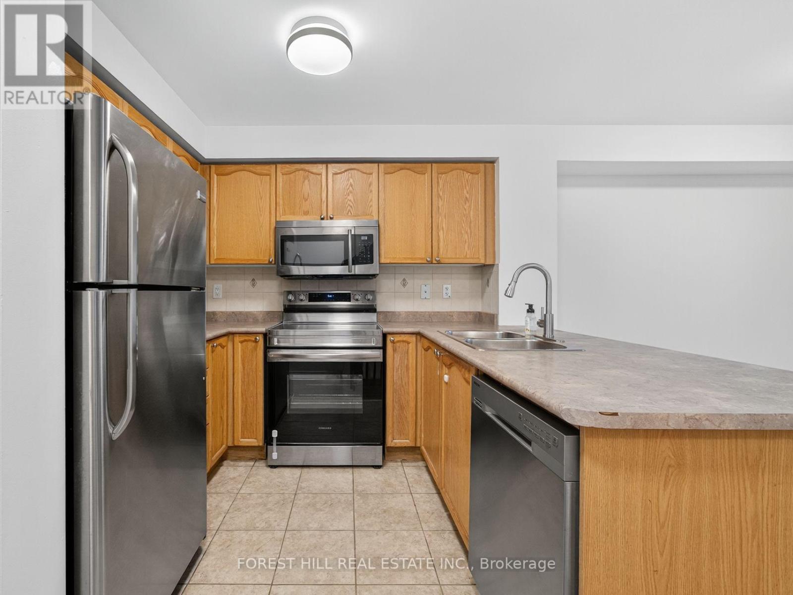 20 - 5050 Intrepid Drive, Mississauga, Ontario  L5M 0E5 - Photo 8 - W12428592