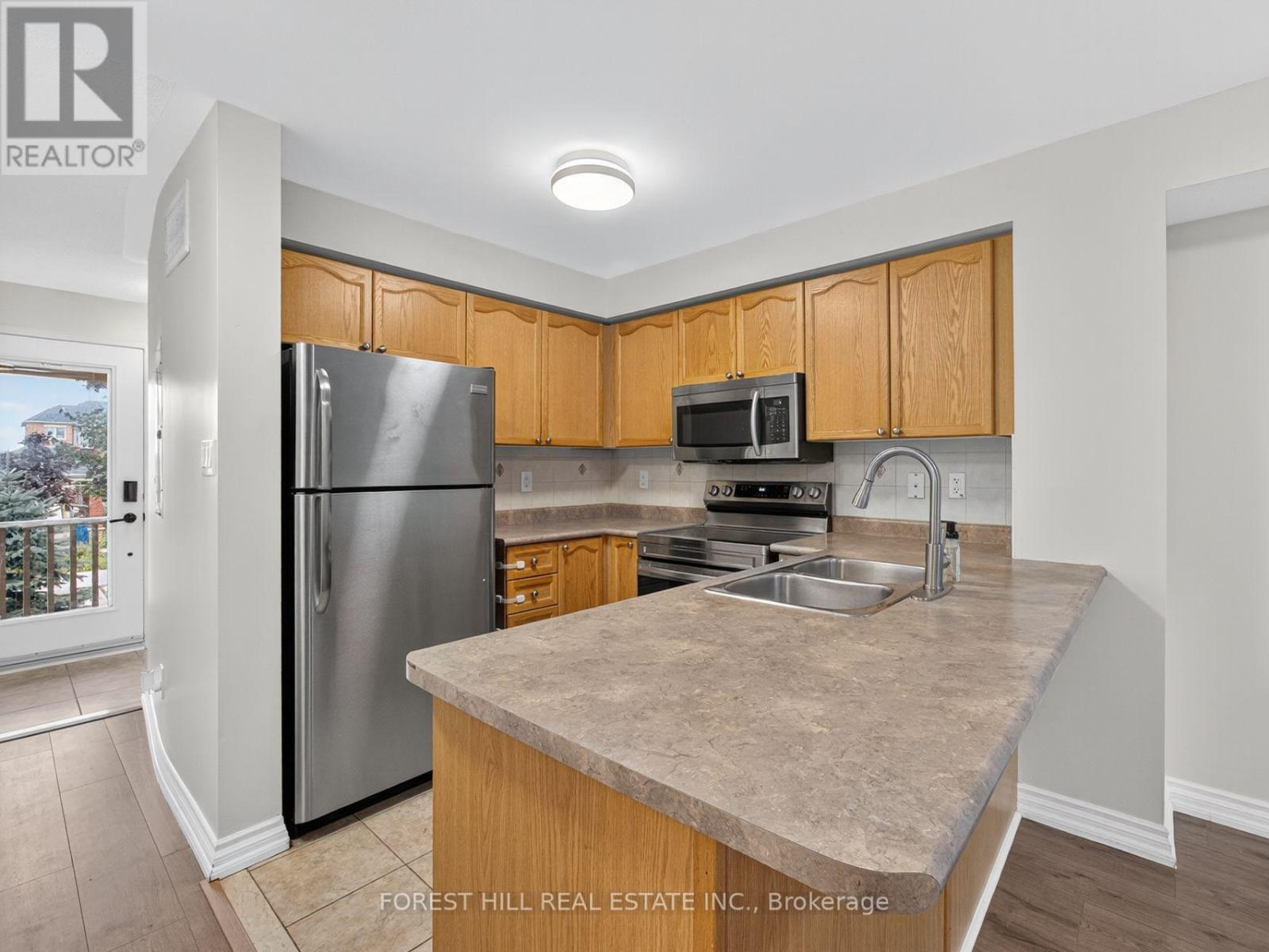 20 - 5050 Intrepid Drive, Mississauga, Ontario  L5M 0E5 - Photo 9 - W12428592