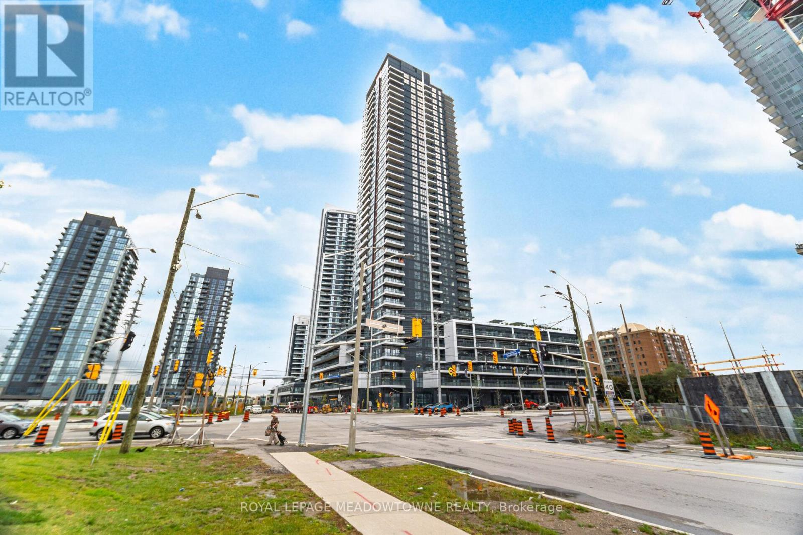 207 - 15 WATERGARDEN DRIVE, Mississauga, Ontario