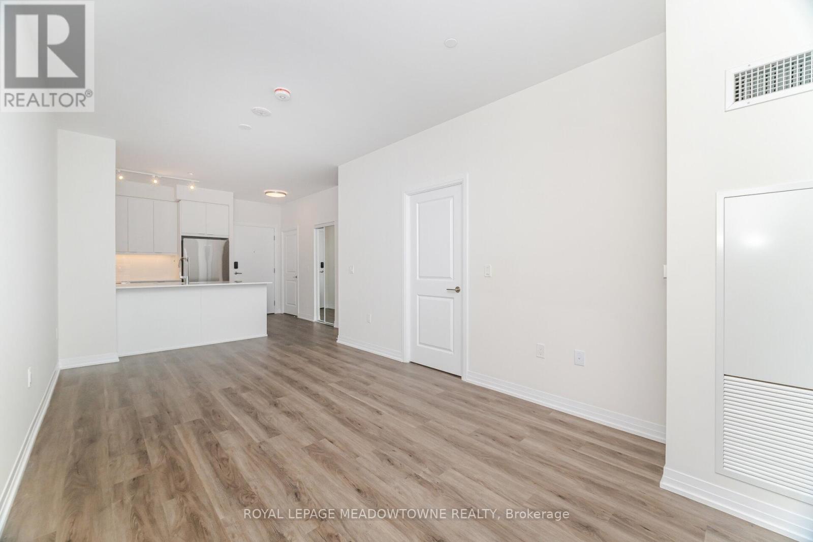 207 - 15 Watergarden Drive, Mississauga, Ontario  L5R 0H4 - Photo 16 - W12428613