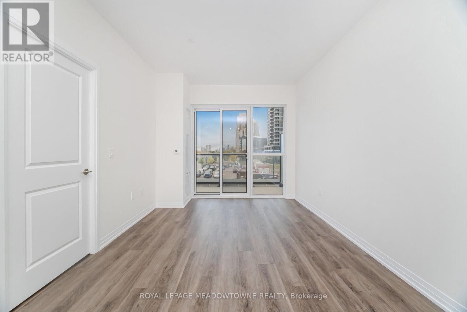 207 - 15 Watergarden Drive, Mississauga, Ontario  L5R 0H4 - Photo 17 - W12428613