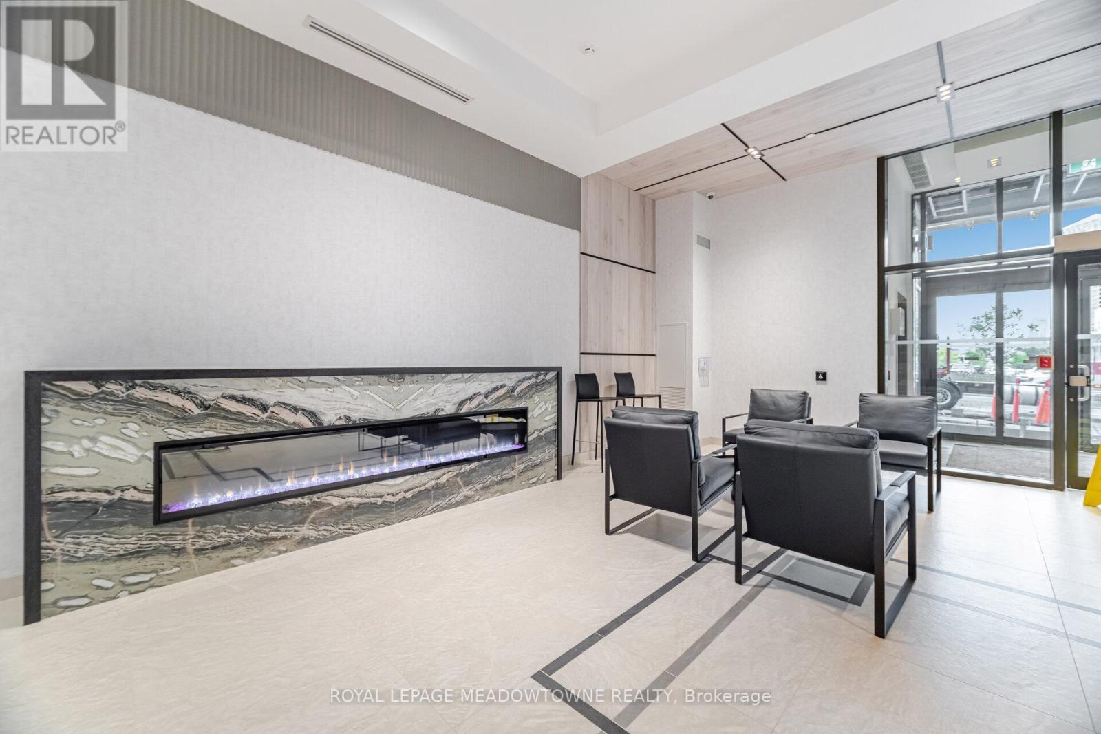 207 - 15 Watergarden Drive, Mississauga, Ontario  L5R 0H4 - Photo 5 - W12428613