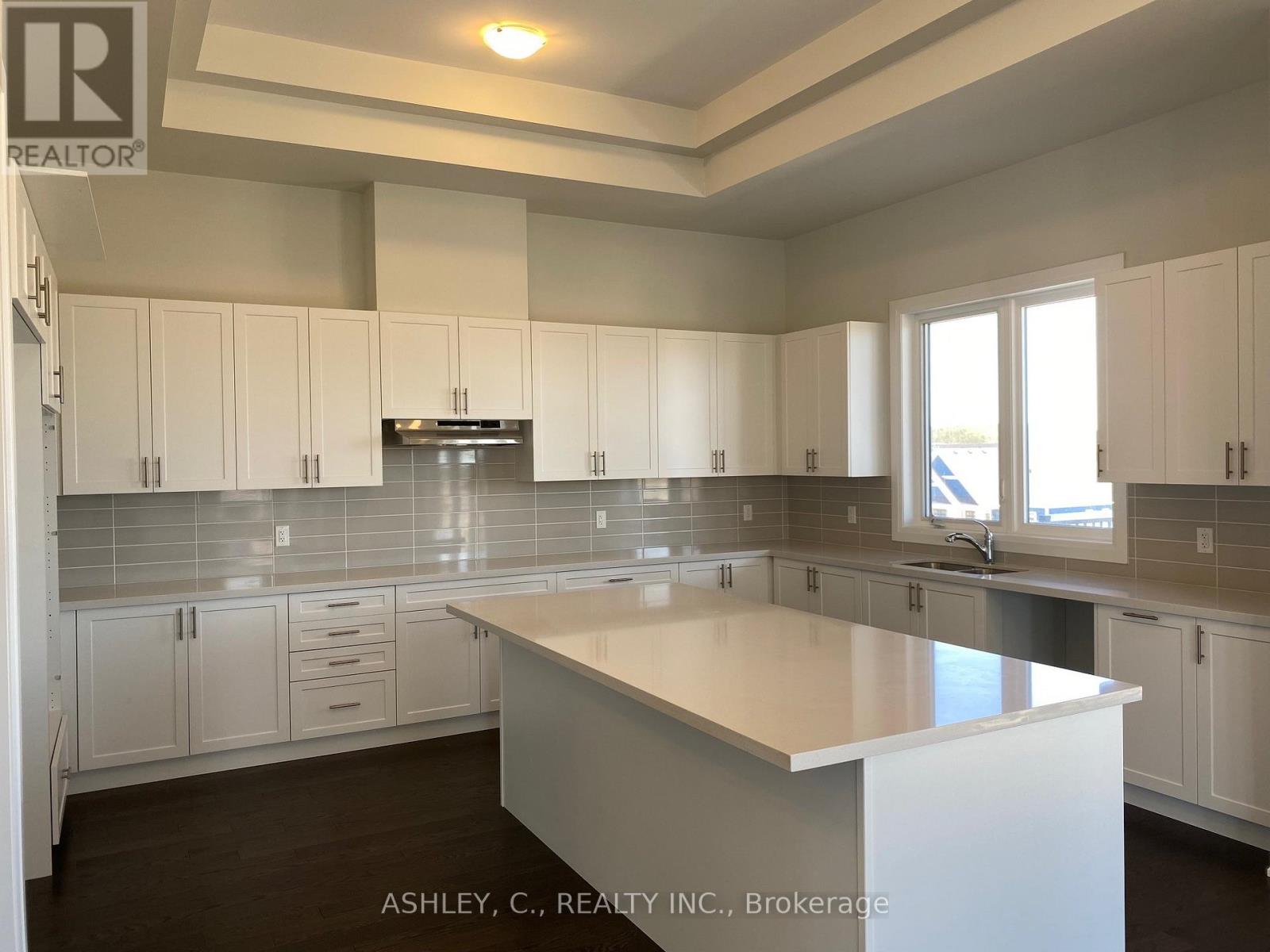 51 William Crisp Drive, Caledon, Ontario  L7K 2R7 - Photo 13 - W12428620