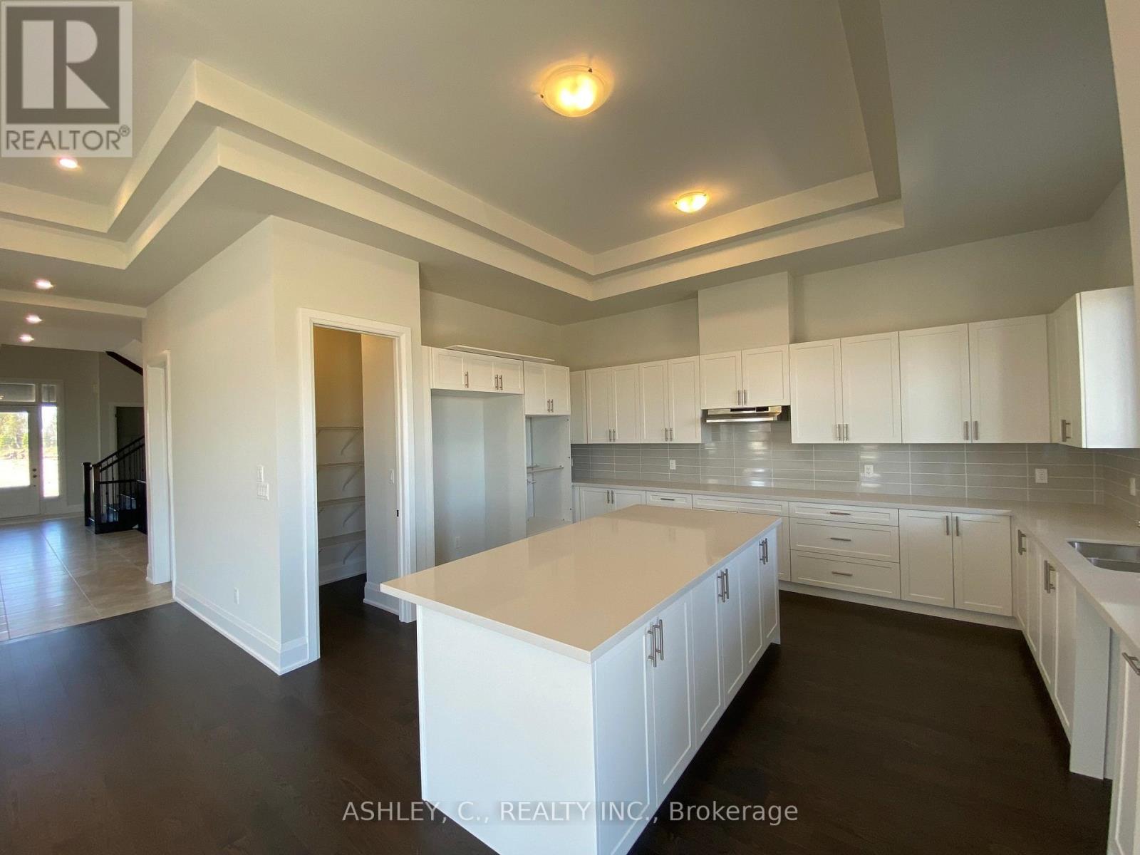51 William Crisp Drive, Caledon, Ontario  L7K 2R7 - Photo 14 - W12428620