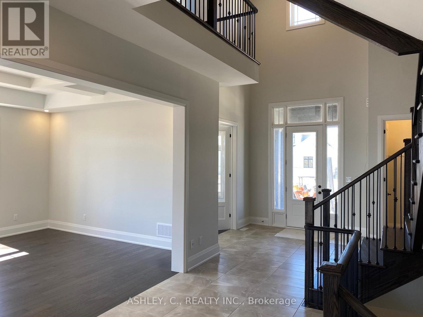 51 William Crisp Drive, Caledon, Ontario  L7K 2R7 - Photo 5 - W12428620