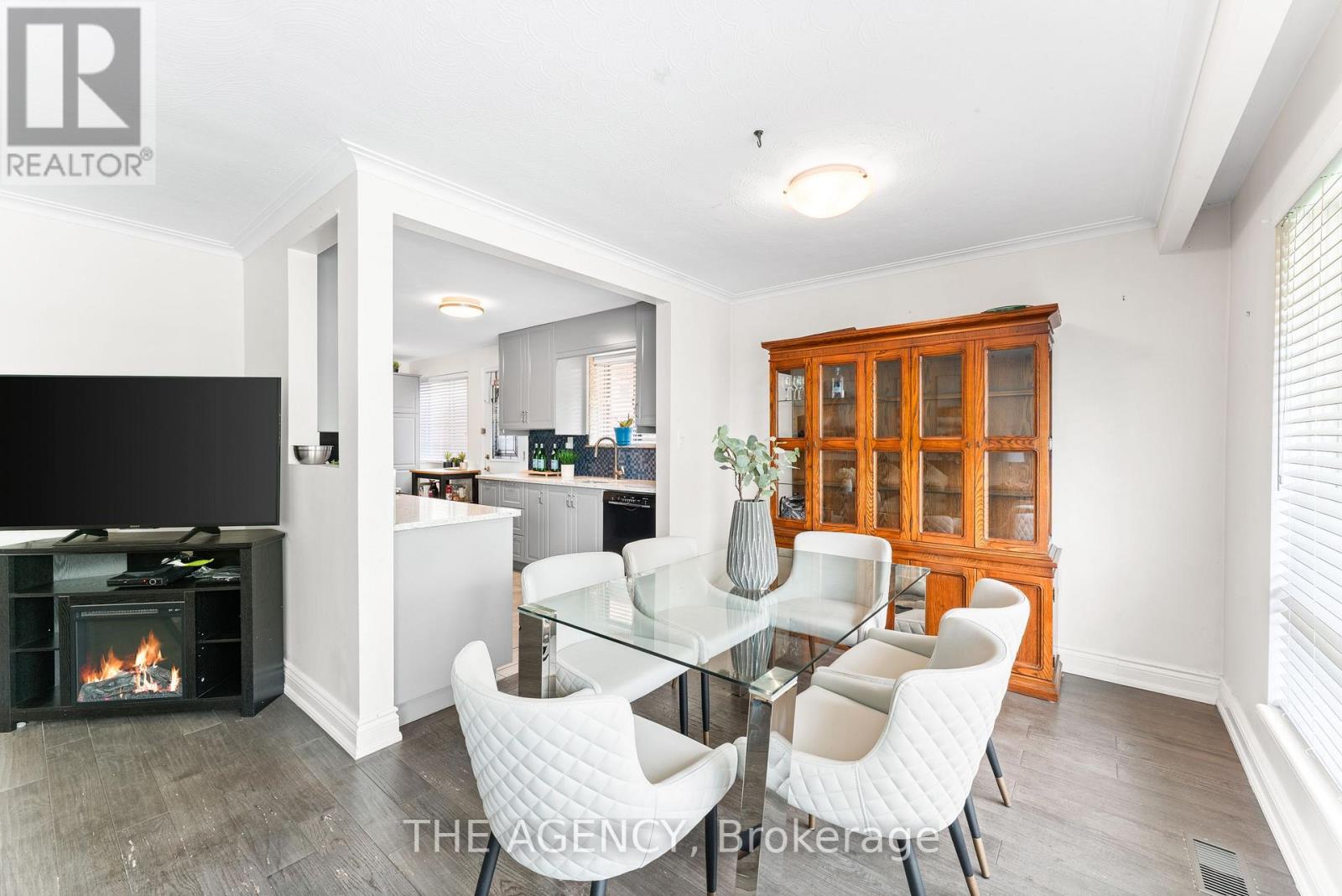 65 Barkwin Drive, Toronto, Ontario  M9V 2W5 - Photo 10 - W12428637