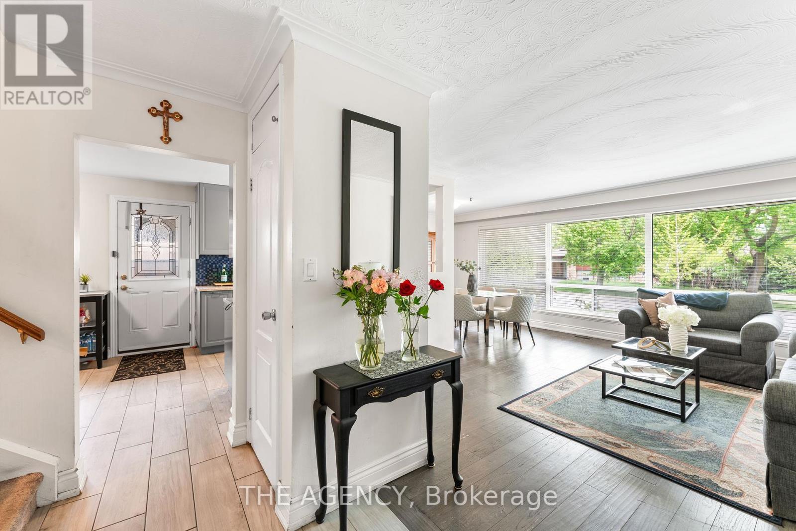 65 Barkwin Drive, Toronto, Ontario  M9V 2W5 - Photo 6 - W12428637