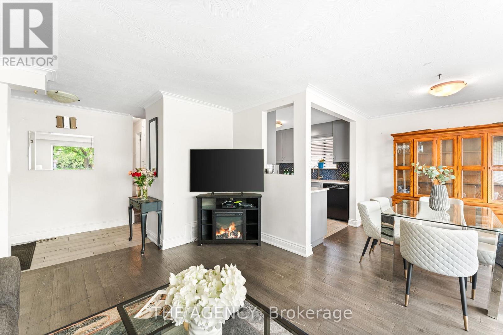 65 Barkwin Drive, Toronto, Ontario  M9V 2W5 - Photo 8 - W12428637