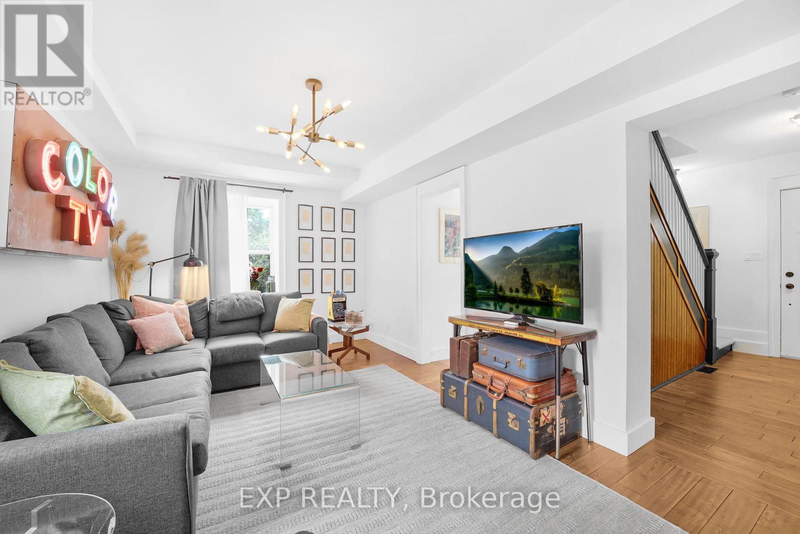 20 Elgin Street S, Halton Hills, Ontario  L7J 2B3 - Photo 16 - W12428639