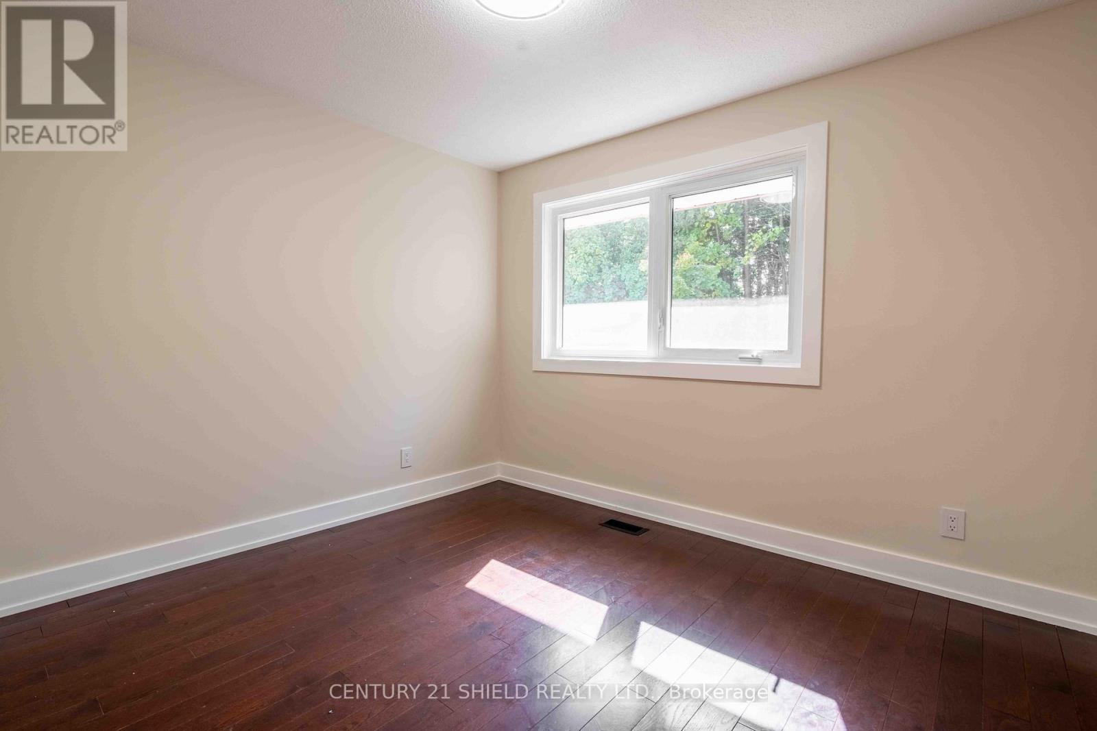 18915 Glen Road, South Glengarry, Ontario  K0C 2J0 - Photo 14 - X12428684