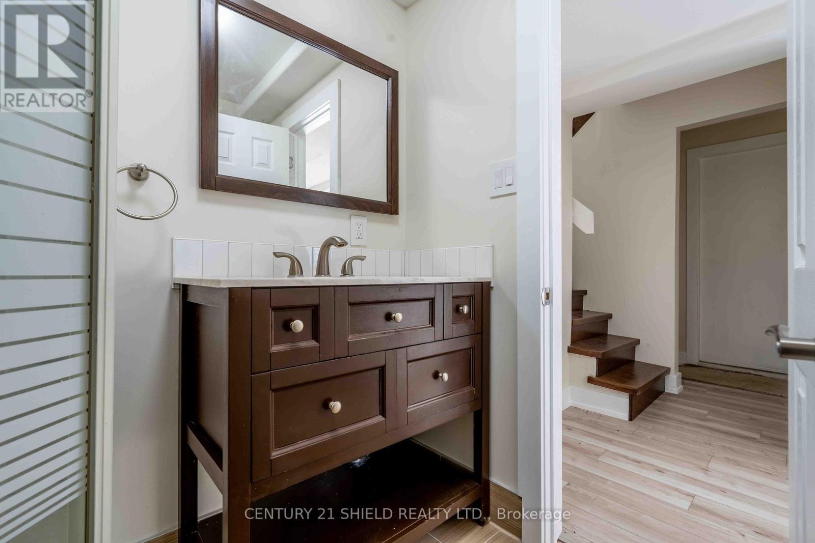 18915 Glen Road, South Glengarry, Ontario  K0C 2J0 - Photo 15 - X12428684