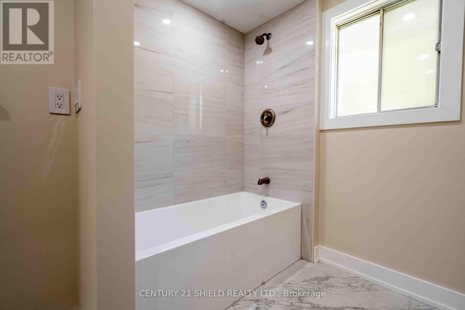 18915 Glen Road, South Glengarry, Ontario  K0C 2J0 - Photo 9 - X12428684