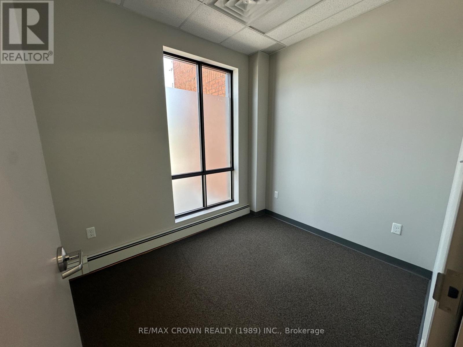 4 - 150 First Avenue W, North Bay, Ontario  P1B 3B9 - Photo 10 - X12428680