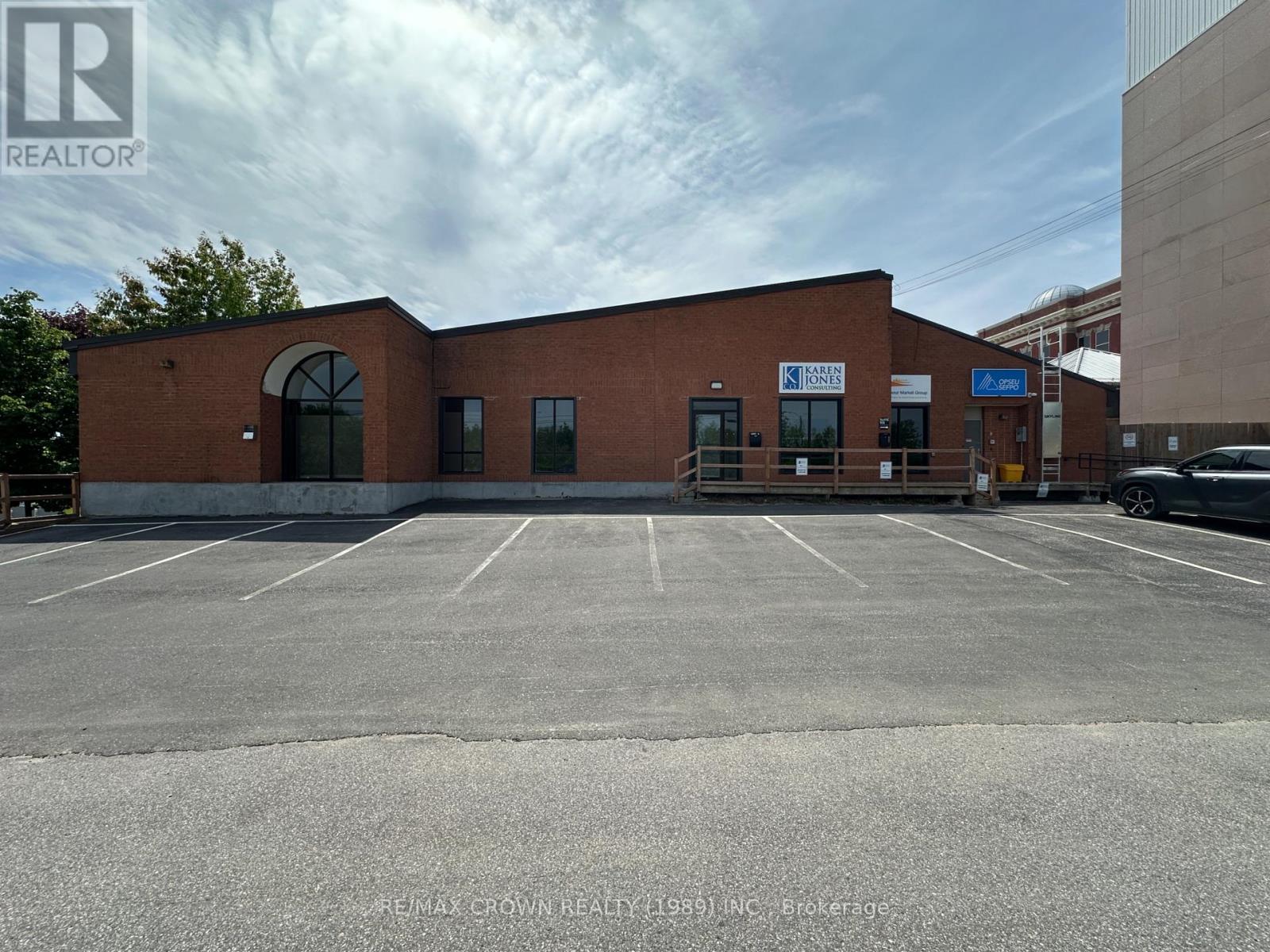 4 - 150 First Avenue W, North Bay, Ontario  P1B 3B9 - Photo 2 - X12428680