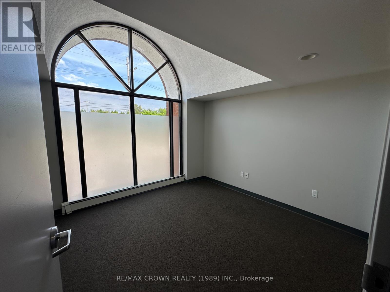 4 - 150 First Avenue W, North Bay, Ontario  P1B 3B9 - Photo 3 - X12428680