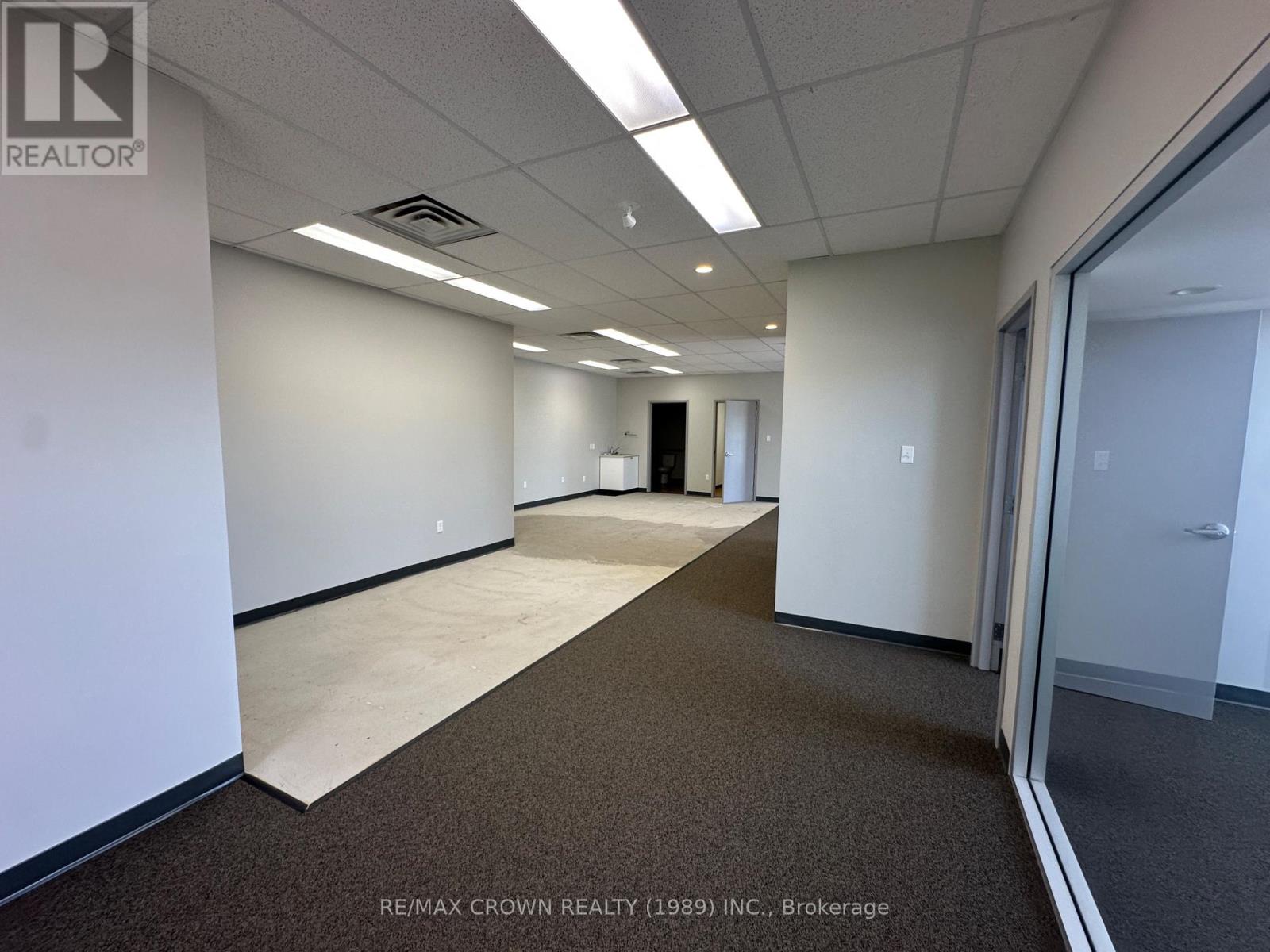 4 - 150 First Avenue W, North Bay, Ontario  P1B 3B9 - Photo 5 - X12428680