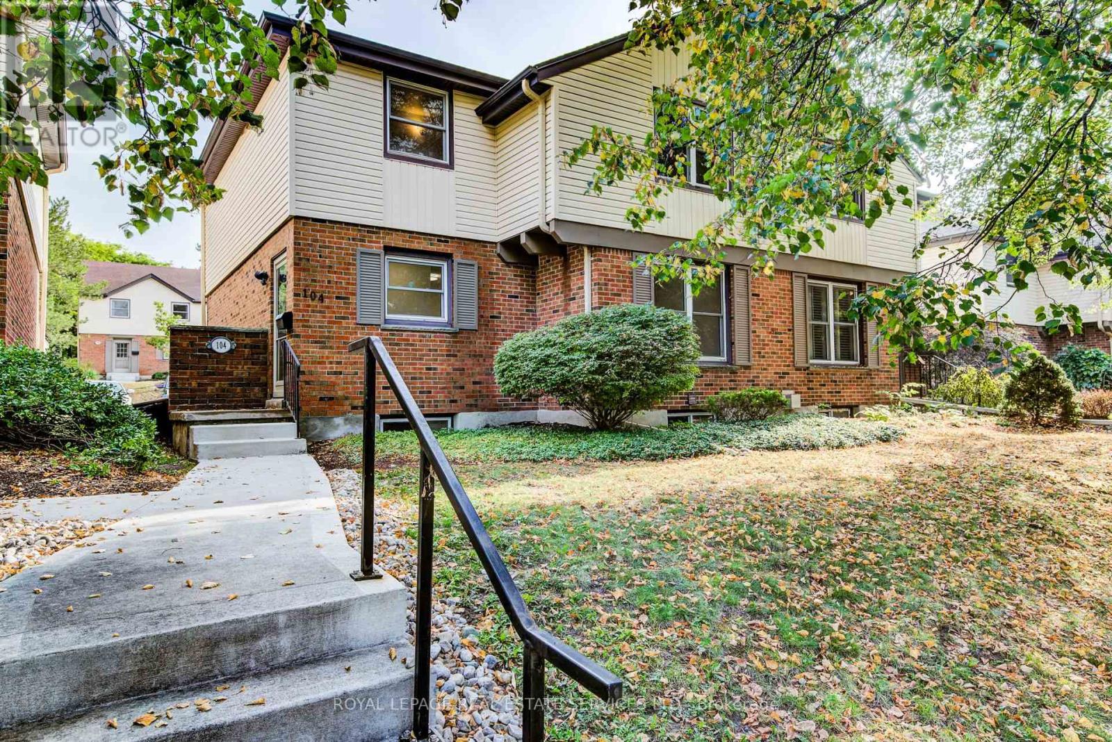 104 Mcdougall Road, Waterloo, Ontario  N2L 5C5 - Photo 3 - X12425450
