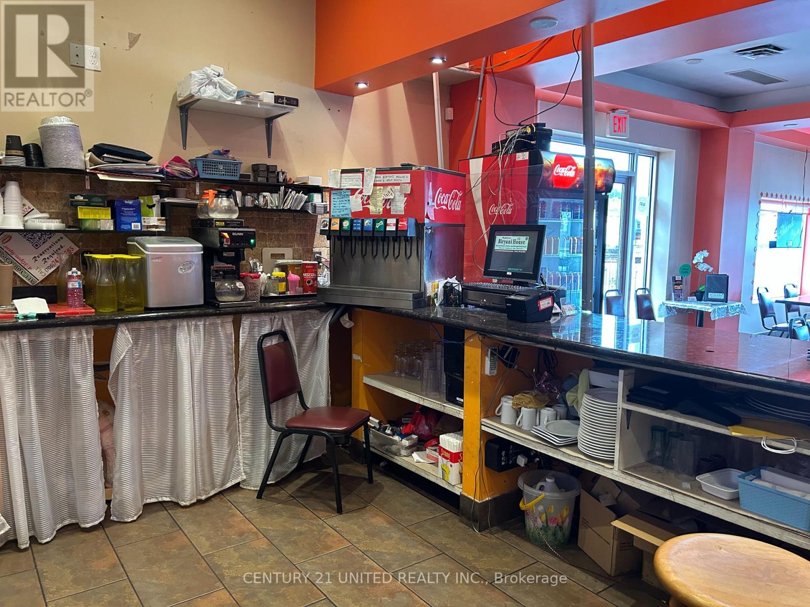25 Lansdowne Street W, Peterborough (Otonabee Ward 1), Ontario  K9J 1X8 - Photo 7 - X12427435