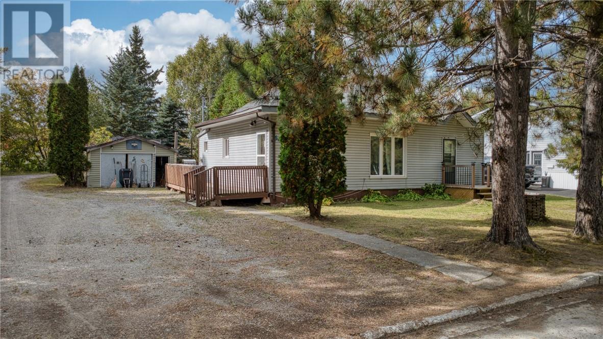 44 Fifth Avenue, Coniston, Ontario  P0M 1M0 - Photo 1 - 2124905