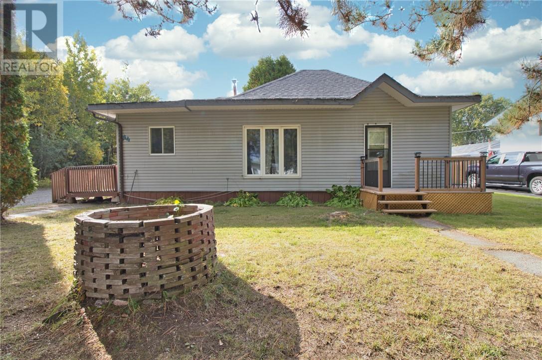 44 Fifth Avenue, Coniston, Ontario  P0M 1M0 - Photo 2 - 2124905