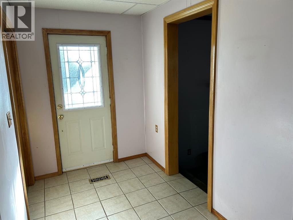 210 5 Street, Warner, Alberta  T0K 2L0 - Photo 9 - A2259444