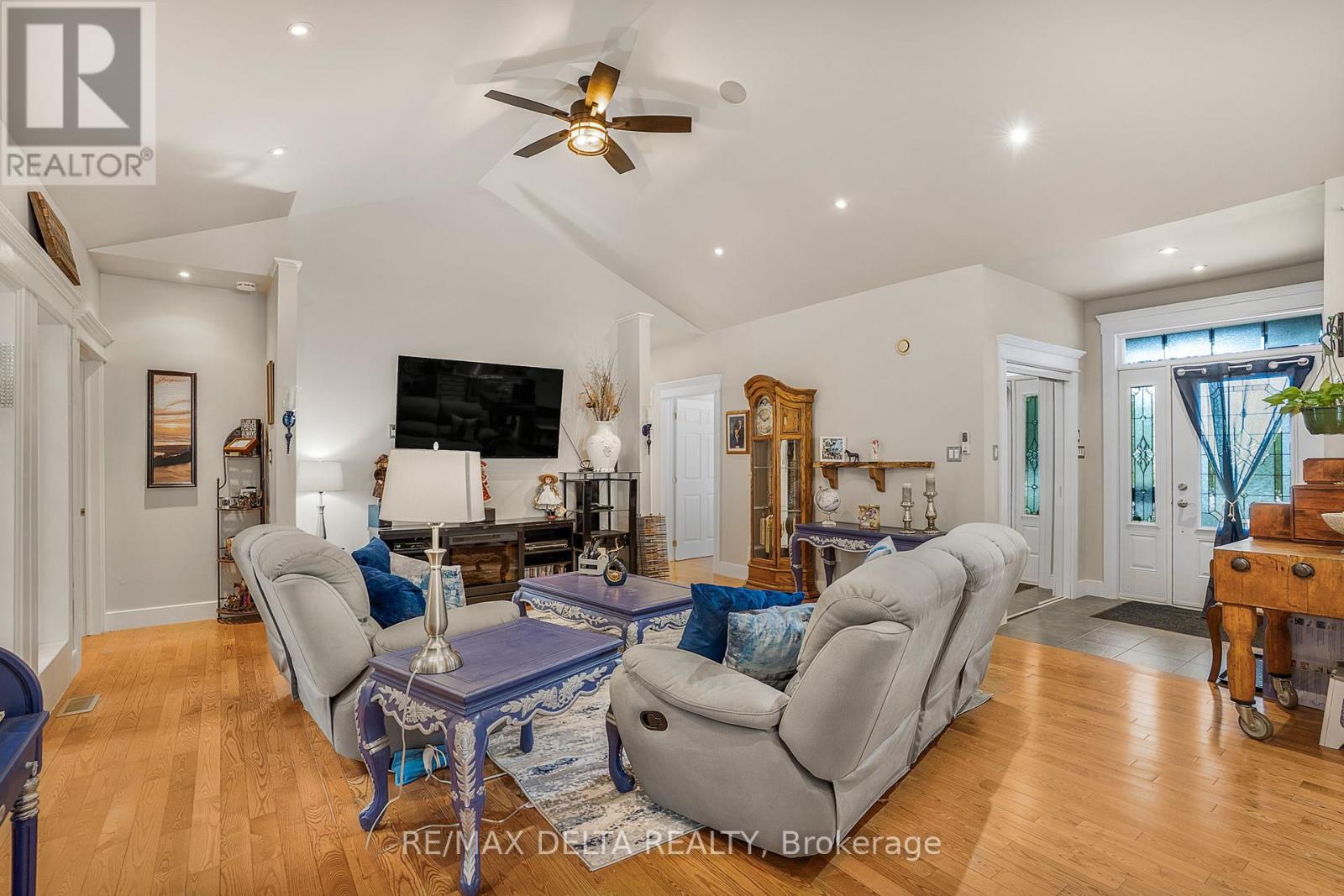 4688 Avonmore Road, South Stormont, Ontario  K0C 1P0 - Photo 4 - X12401542