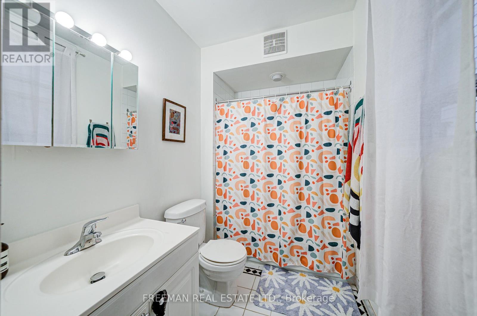 246 Euclid Avenue, Toronto, Ontario  M6J 2K2 - Photo 10 - C12427286