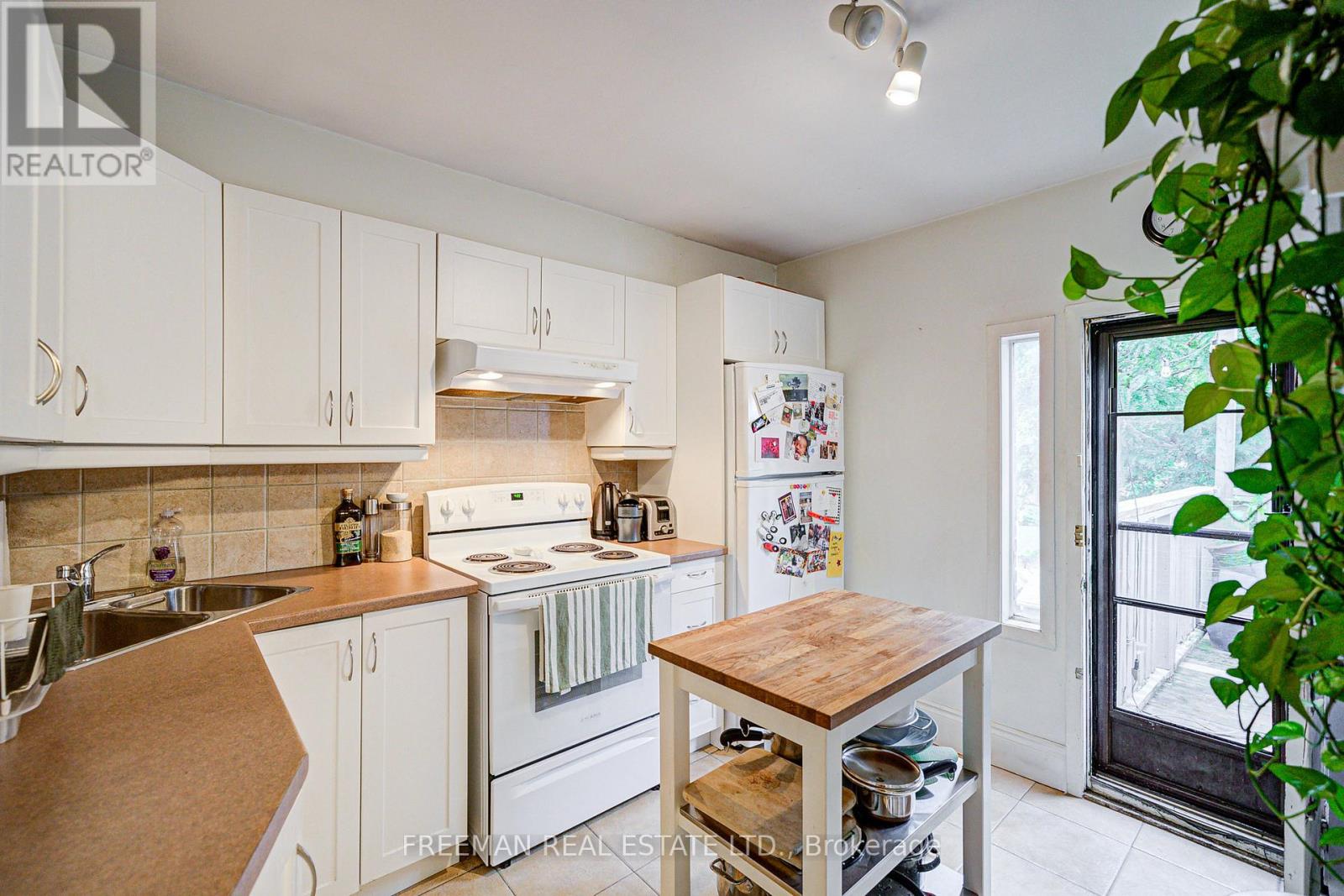 246 Euclid Avenue, Toronto, Ontario  M6J 2K2 - Photo 15 - C12427286