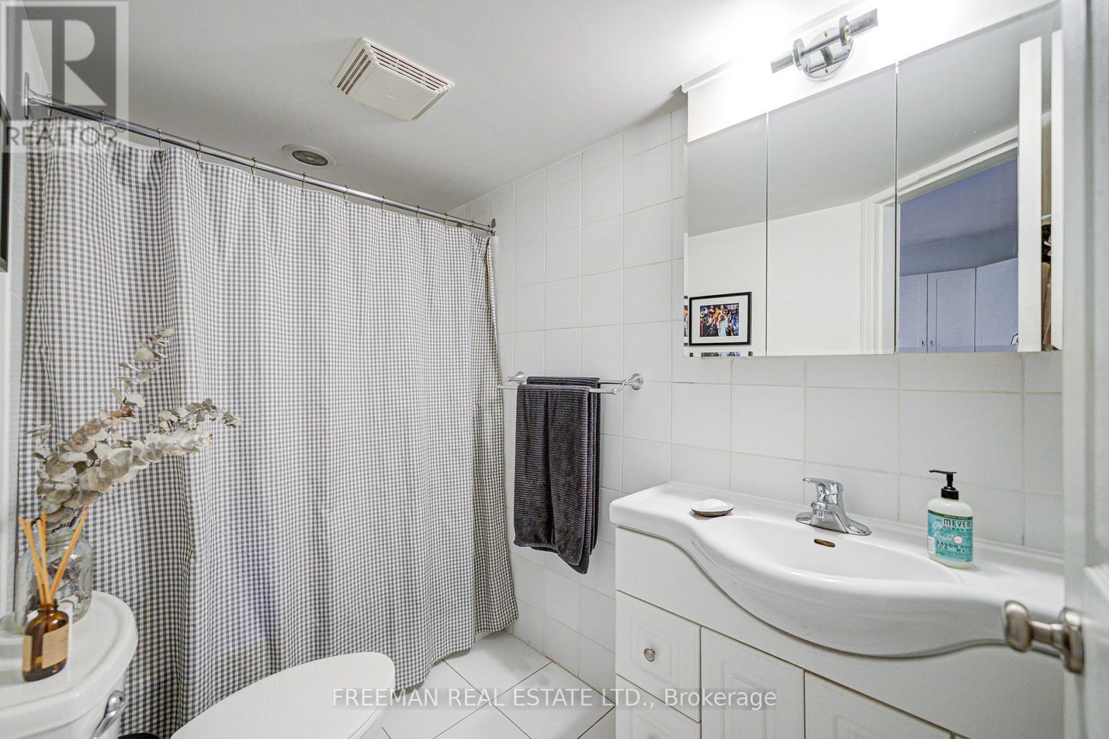 246 Euclid Avenue, Toronto, Ontario  M6J 2K2 - Photo 19 - C12427286