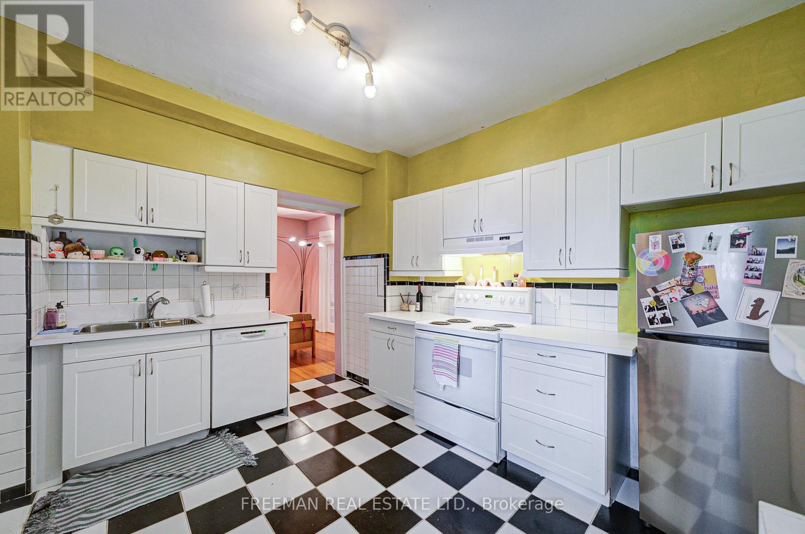 246 Euclid Avenue, Toronto, Ontario  M6J 2K2 - Photo 8 - C12427286