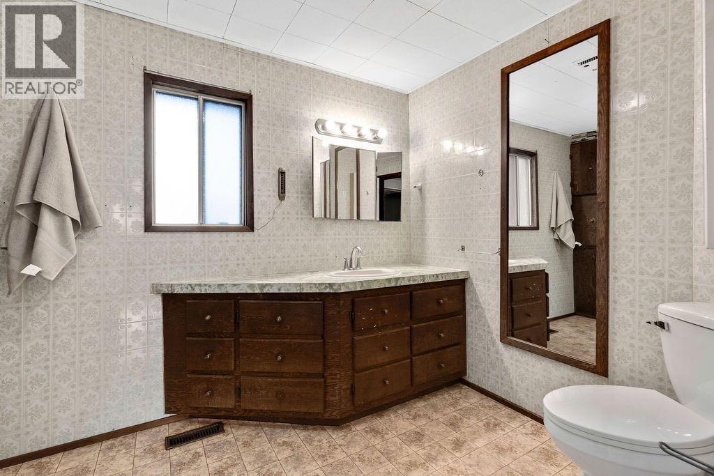 216 Royalties Crescent, Longview, Alberta  T0L 1H0 - Photo 12 - A2254984