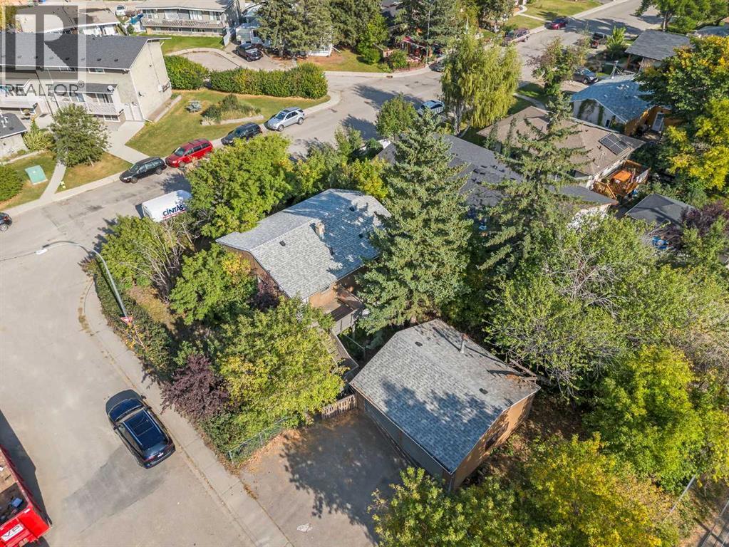 8039 36 Avenue NW, Calgary, Alberta