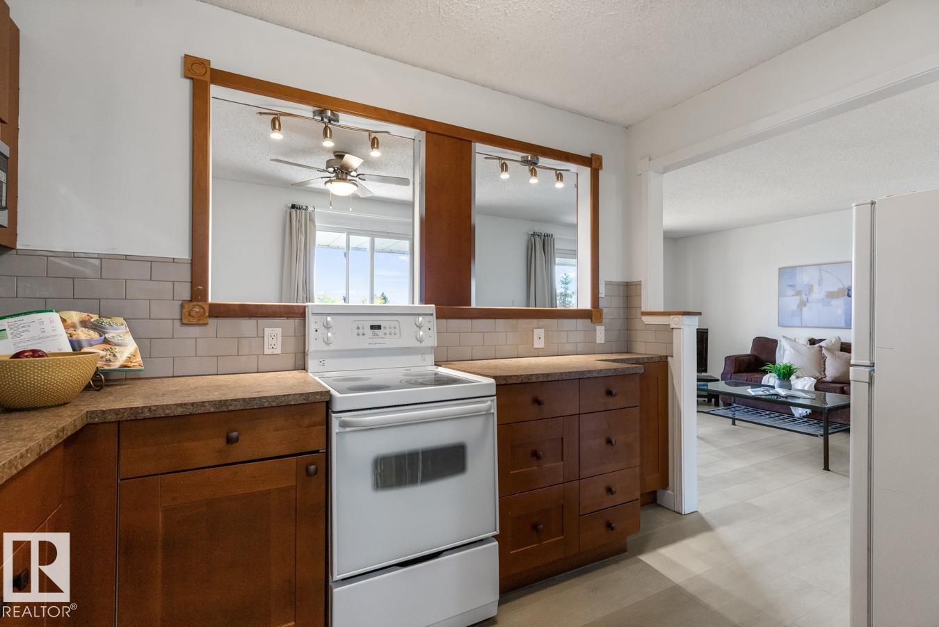 #5 3847 76 St Nw, Edmonton, Alberta  T6K 2P9 - Photo 3 - E4459657