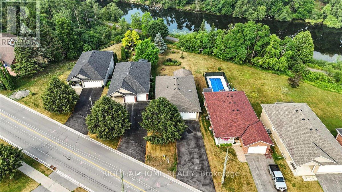 47 LOGIE STREET, Kawartha Lakes, Ontario