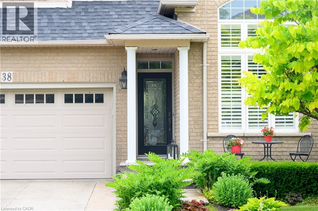 38 Sunbeam Drive, Hamilton, Ontario  L9B 2X9 - Photo 2 - 40773929