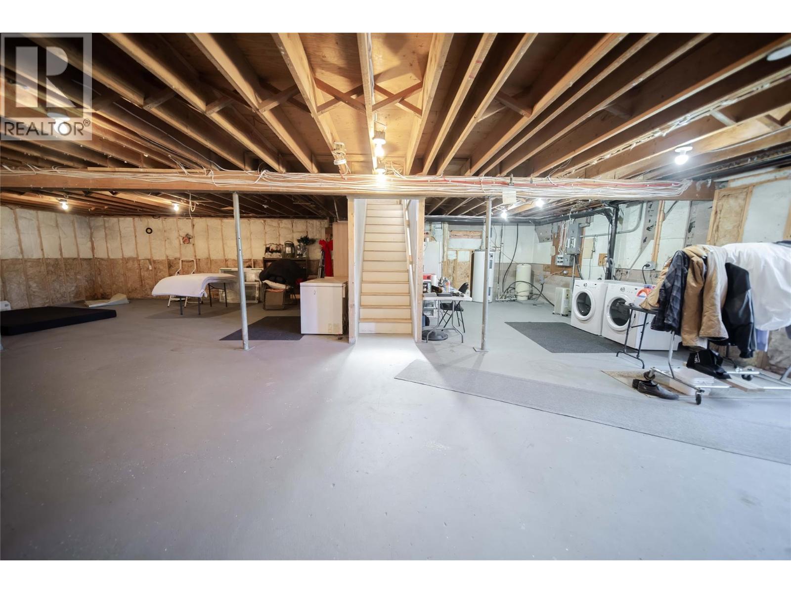 7055 93/95 Highway, Wasa, British Columbia  V0B 2K0 - Photo 34 - 10364005