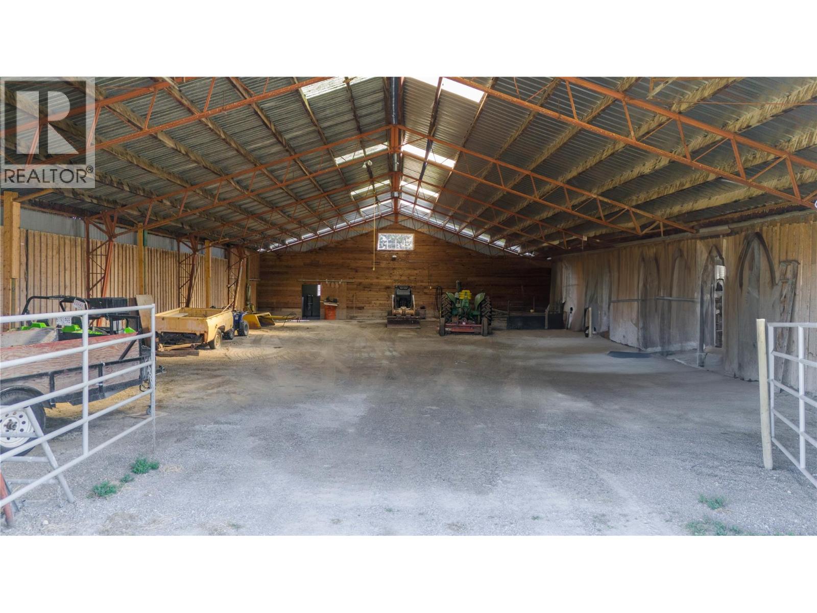 7055 93/95 Highway, Wasa, British Columbia  V0B 2K0 - Photo 56 - 10364005