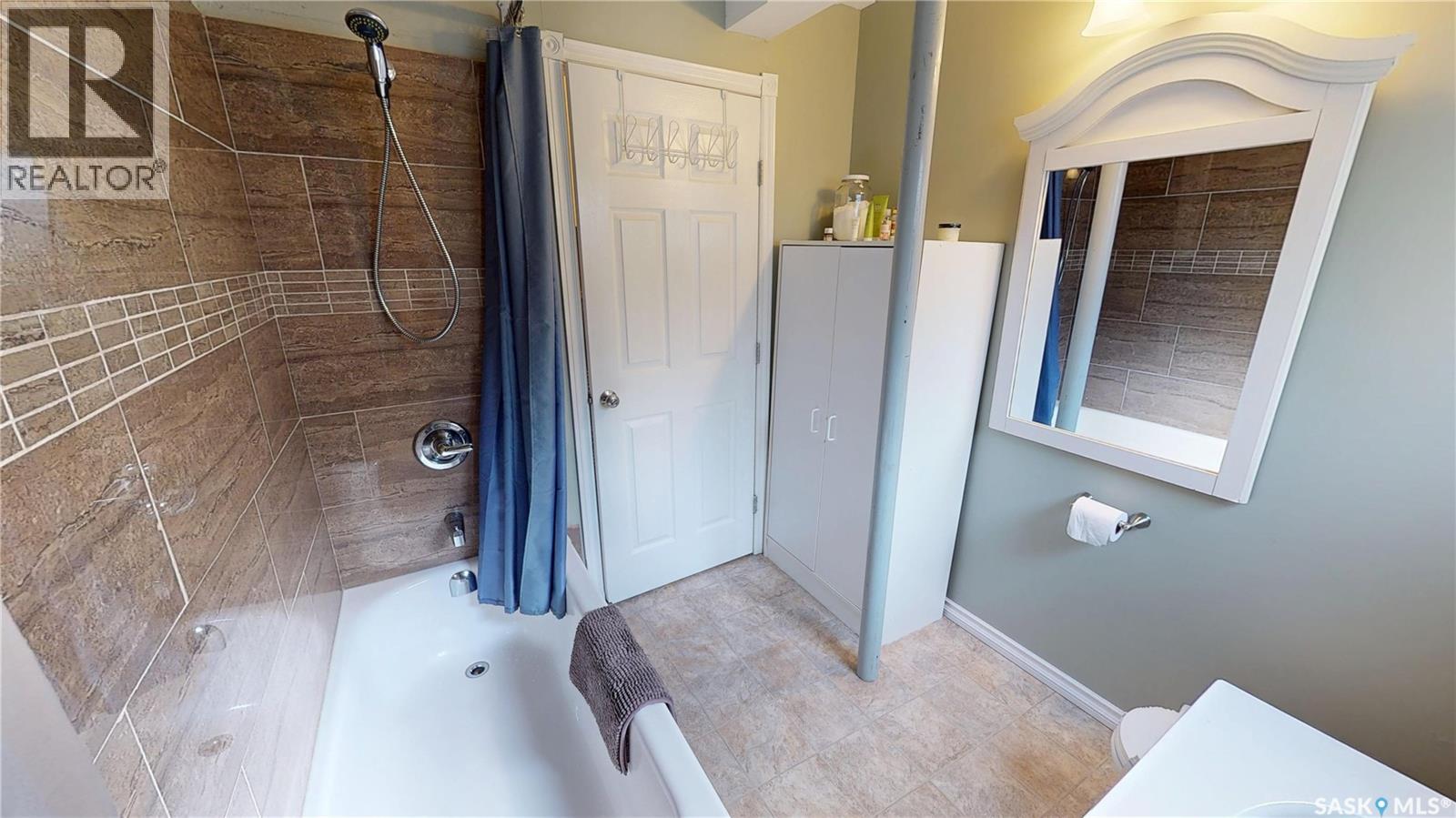41 Hiawatha Street, Kenosee Lake, Saskatchewan  S0C 2S0 - Photo 18 - SK000004