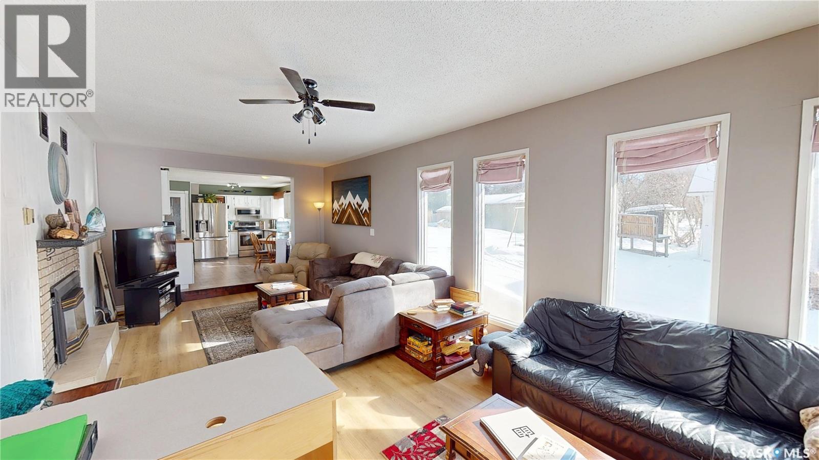 41 Hiawatha Street, Kenosee Lake, Saskatchewan  S0C 2S0 - Photo 14 - SK000004