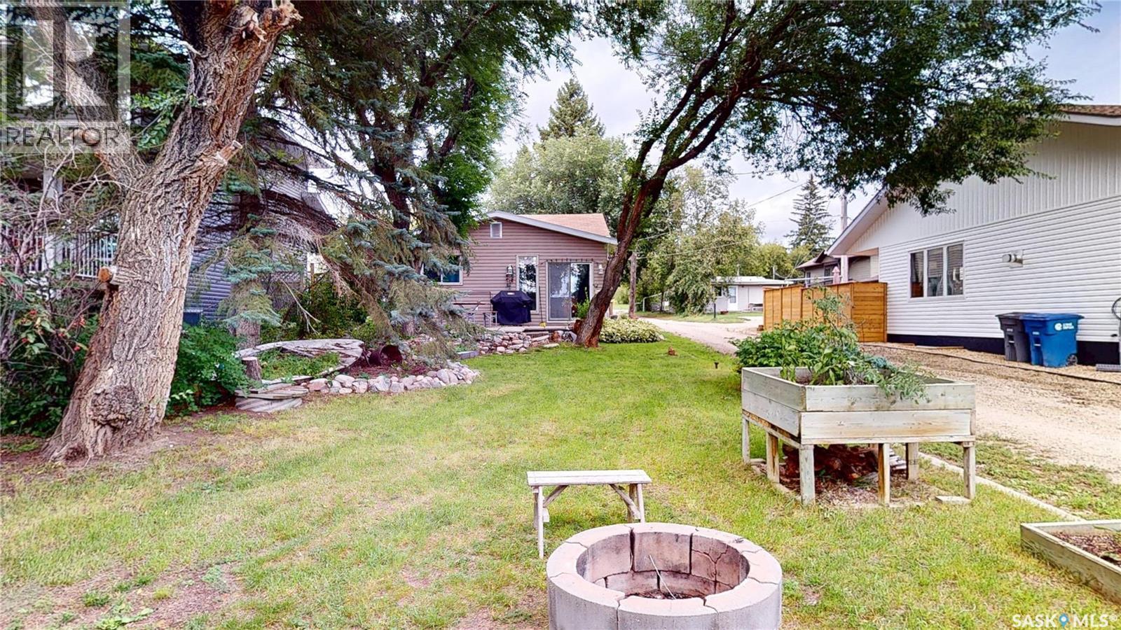41 Hiawatha Street, Kenosee Lake, Saskatchewan  S0C 2S0 - Photo 2 - SK000004