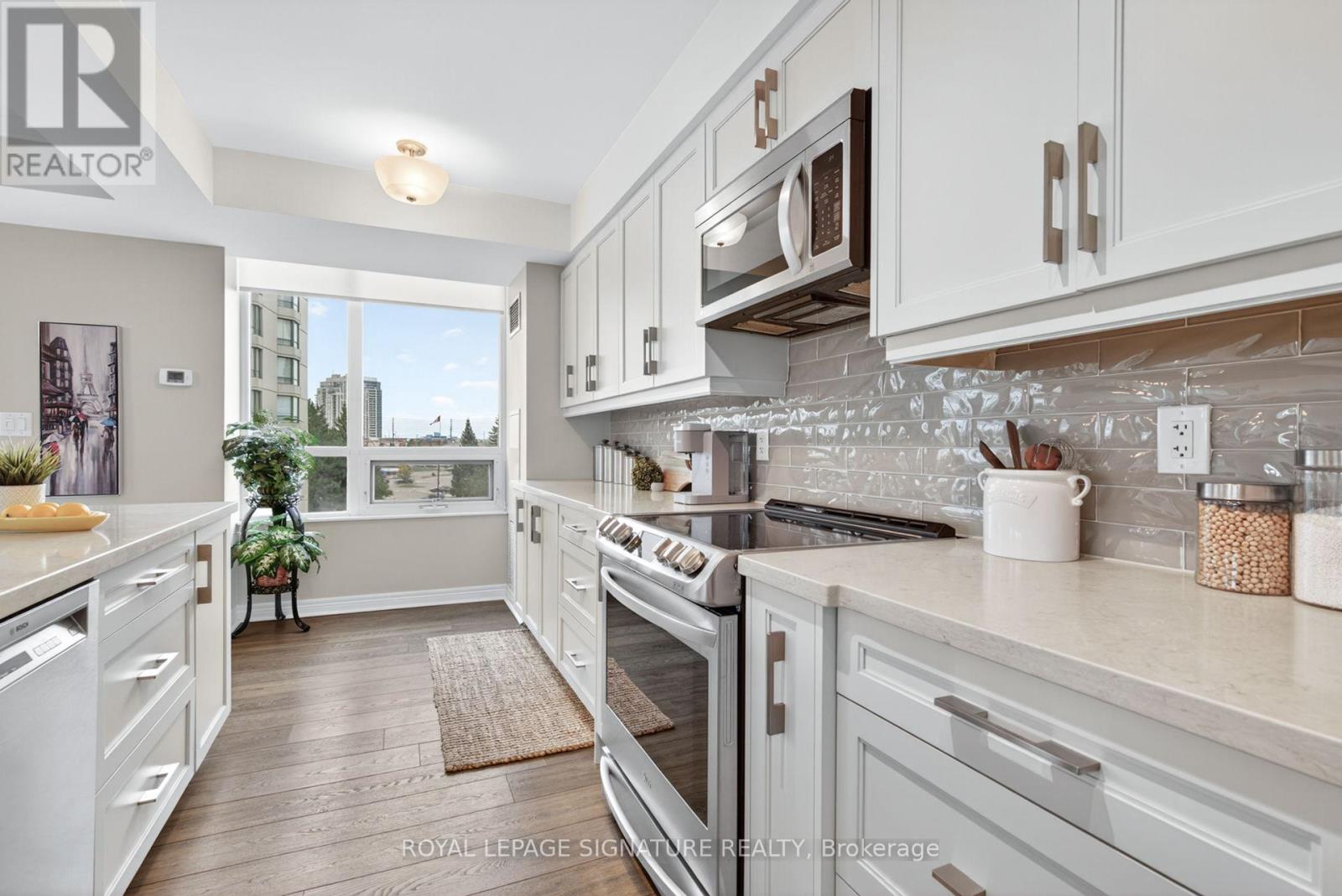 406 - 100 Promenade Circle, Vaughan, Ontario  L4J 7W7 - Photo 18 - N12426703