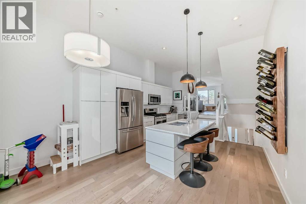 109, 15 Rosscarrock Gate Sw, Calgary, Alberta  T3C 1E6 - Photo 9 - A2232714