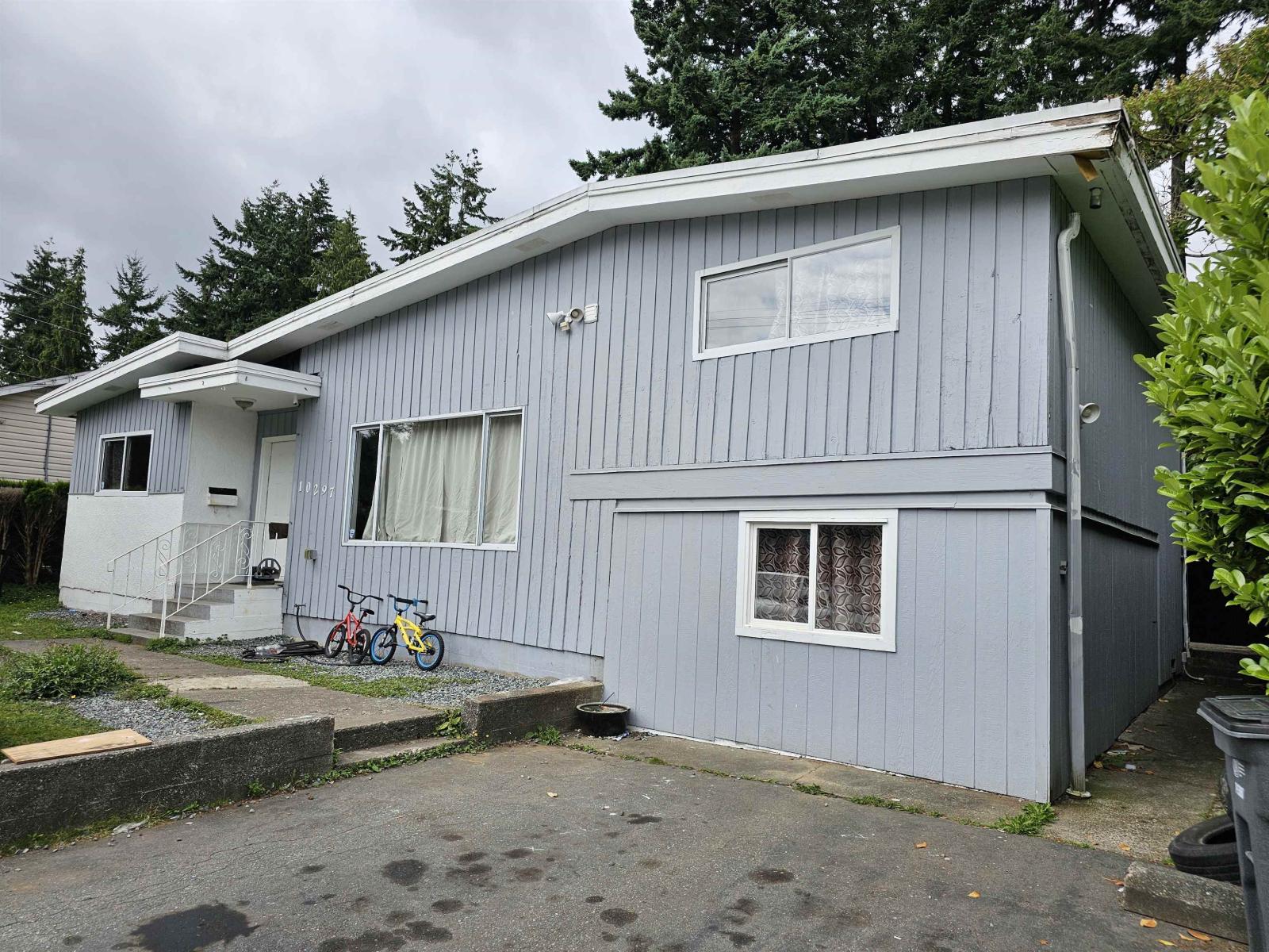 10297 129 Street, Surrey, British Columbia  V3T 3H1 - Photo 2 - R3051432