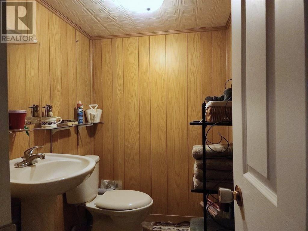 9 Swallow Drive, Manitouwadge, Ontario  P0T 2C0 - Photo 19 - TB252989