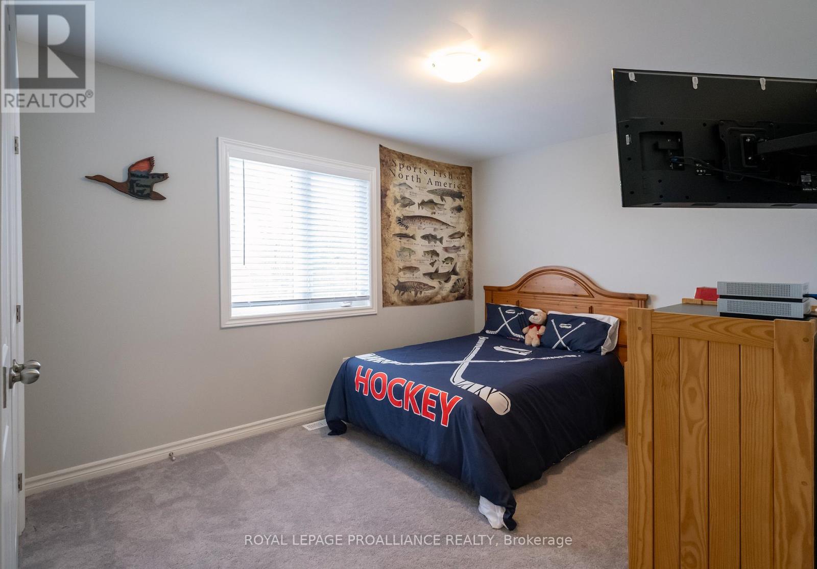 54 Brennan Crescent, Loyalist (Odessa), Ontario  K0H 2H0 - Photo 24 - X12425405