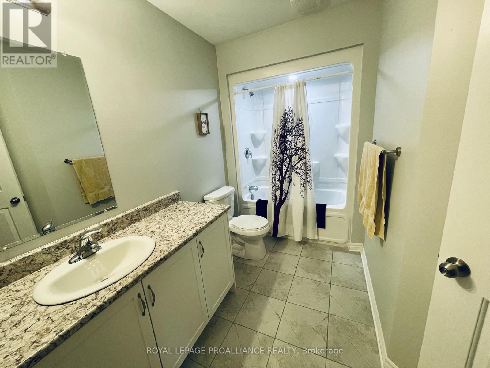 54 Brennan Crescent, Loyalist (Odessa), Ontario  K0H 2H0 - Photo 27 - X12425405