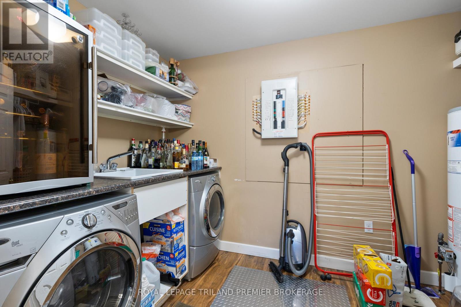 7710 Clayton Street, Lambton Shores, Ontario  N0M 2L0 - Photo 18 - X12428870
