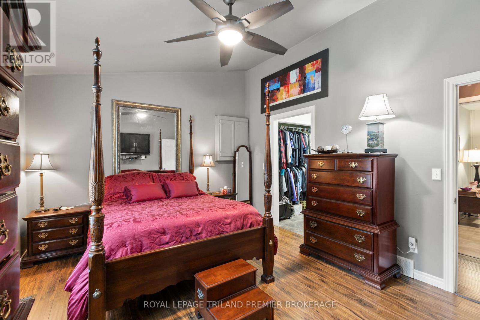 7710 Clayton Street, Lambton Shores, Ontario  N0M 2L0 - Photo 15 - X12428870