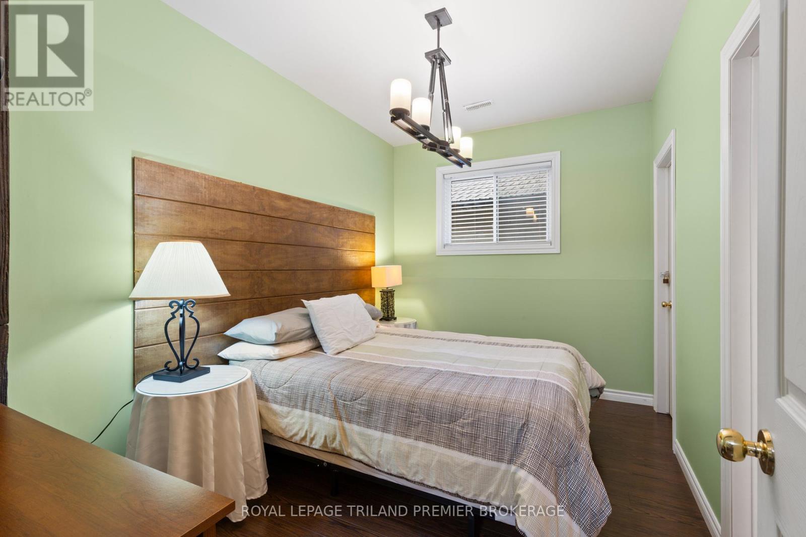 7710 Clayton Street, Lambton Shores, Ontario  N0M 2L0 - Photo 25 - X12428870