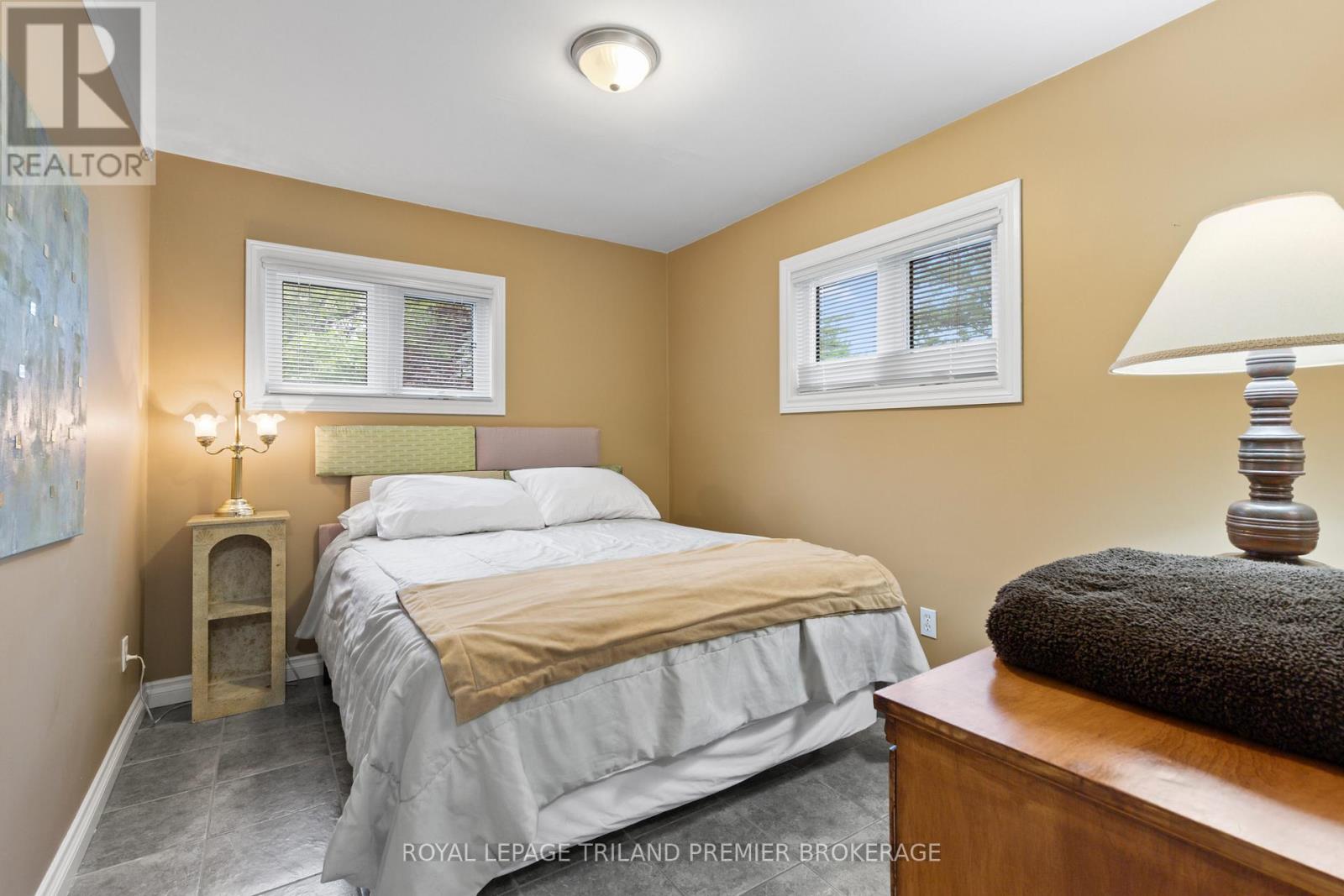 7710 Clayton Street, Lambton Shores, Ontario  N0M 2L0 - Photo 33 - X12428870